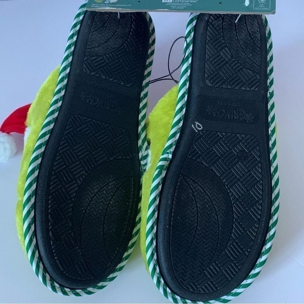 NWT. DR. SEUSS The Grinch Men’s Slippers